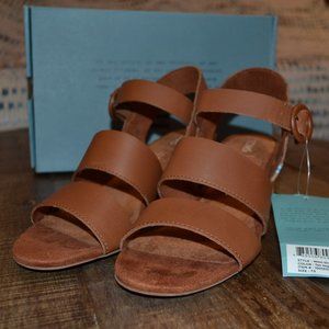 Toms Tan Grace Sandals size 7.5 (NWT)